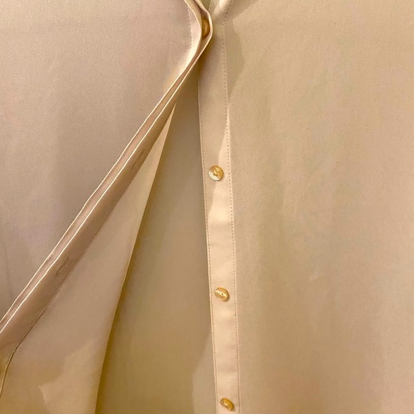 Express Women Blouse - Picture 3 of 6